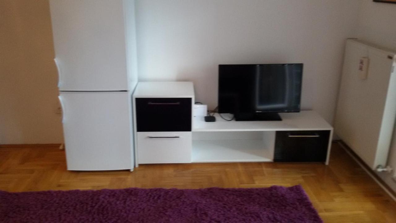 Lili Apartment Arandjelovac Bagian luar foto